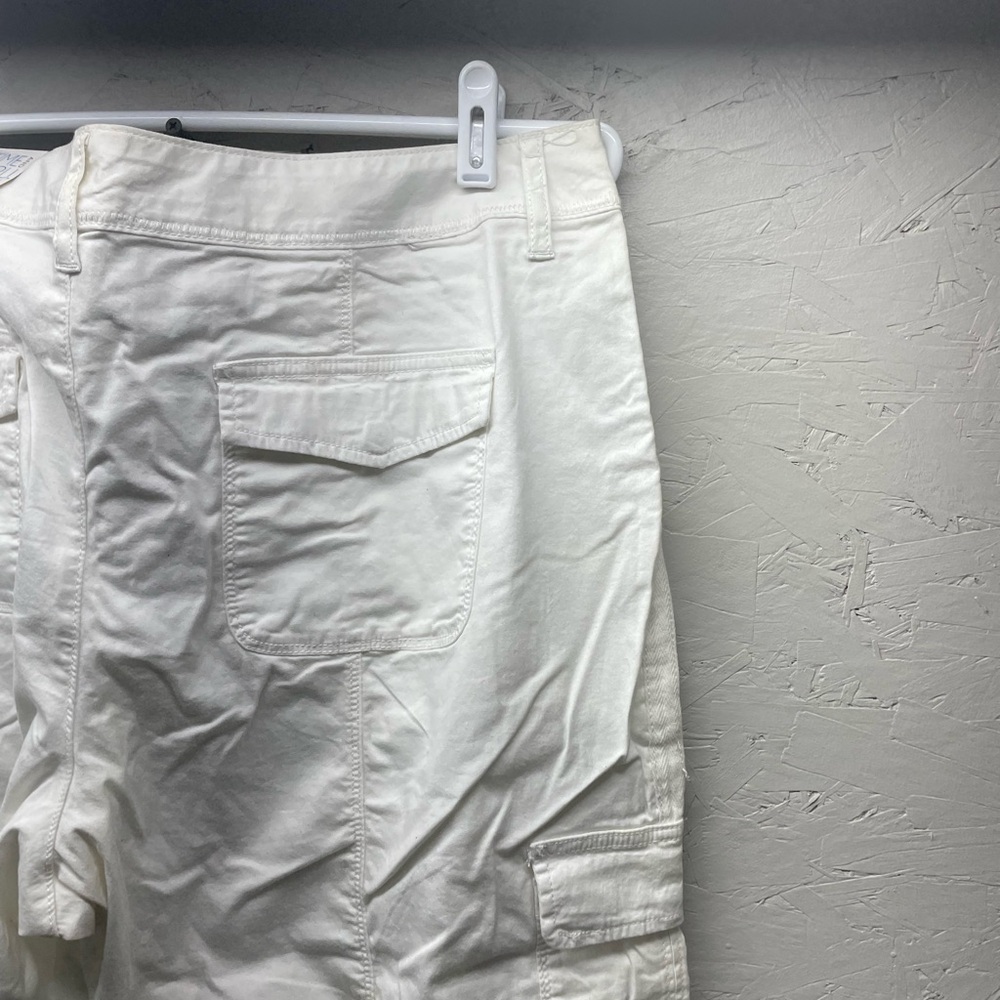 Time and Tru White Cargo Capri Pants - Picture 12 of 14